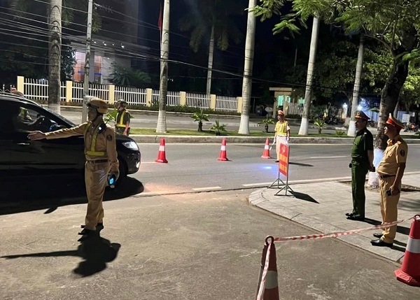 Công an quận Dương Kinh: Phát hiện, xử lý 2 trường hợp vi phạm nồng độ cồn trong đêm 3-11